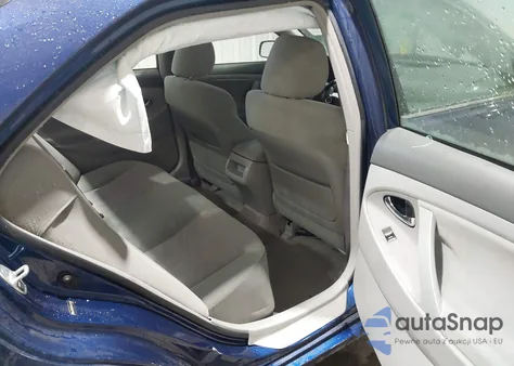 2010 Toyota Camry Le V6 z USA, uszkodzony, nr VIN JTNBK3EK4A3049034